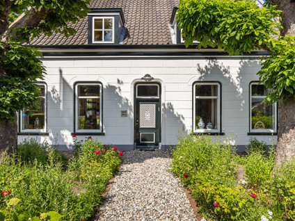Dorpsstraat 23
