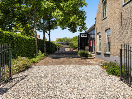 Dorpsstraat 23