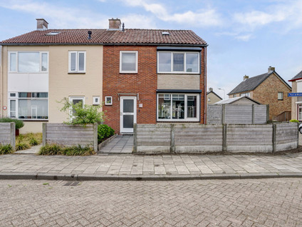 Pastoor de Witstraat 2