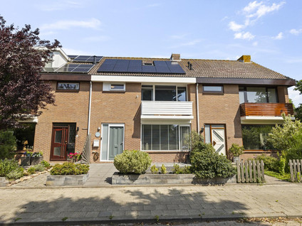 Meester J. de Vriesstraat 35