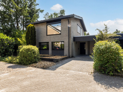 Bezoenstraat 8