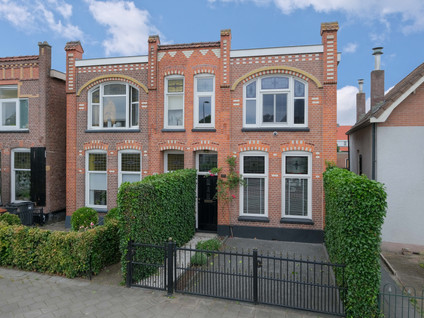 Ambtstraat 127