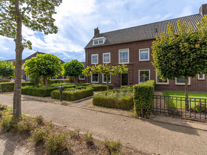 Grotestraat 8
