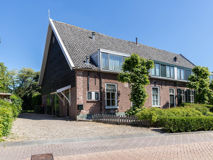 Dorpsstraat 15