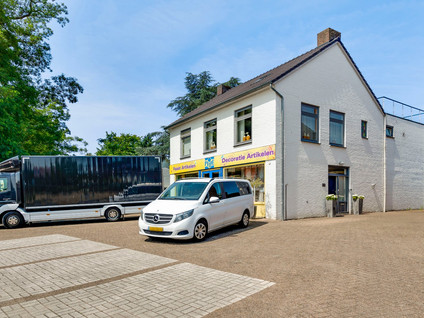 Burg. Van Houtstraat 47