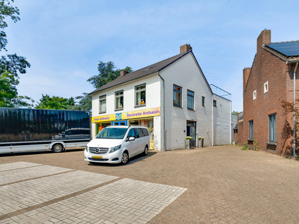 Burg. Van Houtstraat 47