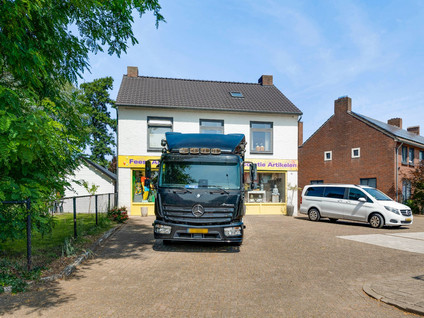 Burg. Van Houtstraat 47