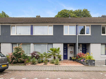 van Voorststraat 8