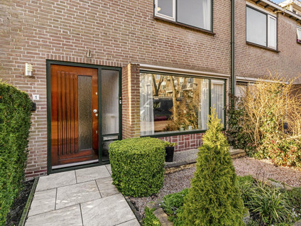 van Wassenaarstraat 1