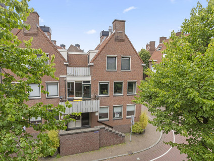 Binnen de Veste 72