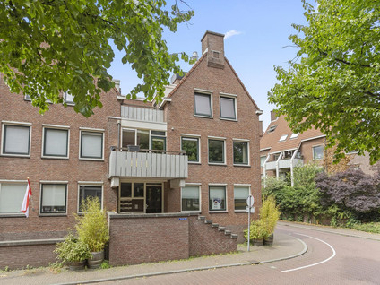 Binnen de Veste 72