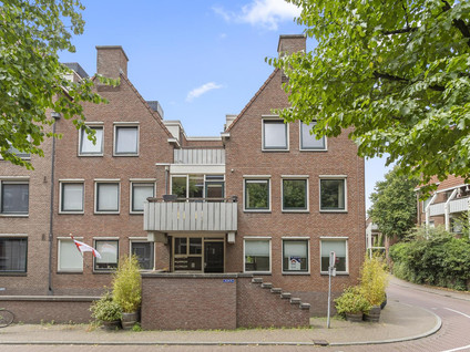 Binnen de Veste 72
