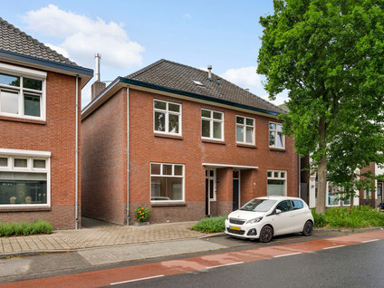 Kerkstraat 32
