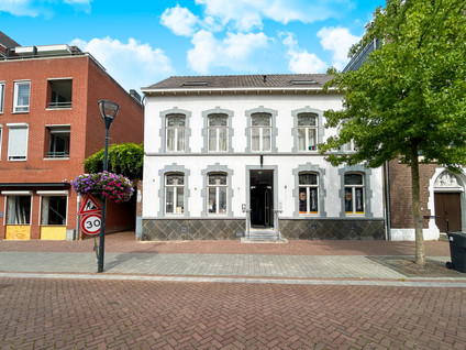 Bovenste Straat 52