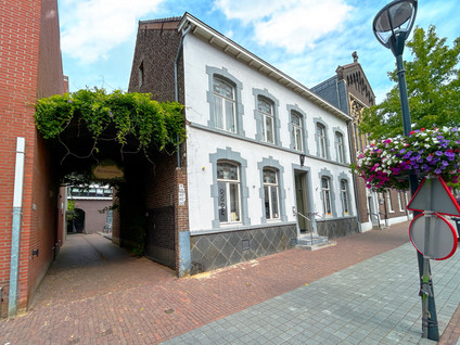 Bovenste Straat 52