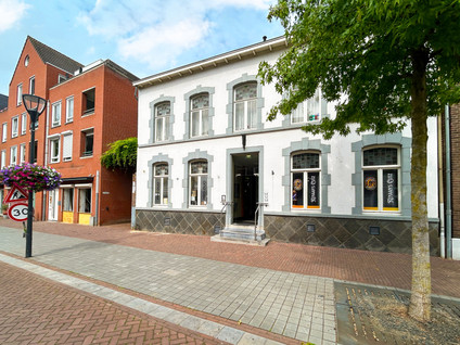 Bovenste Straat 52