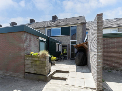 Domela Nieuwenhuisstraat 22