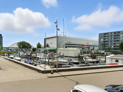 Raadhuisplein 17