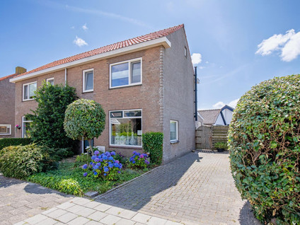 De Dageraad 4