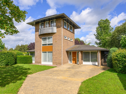 Bert Haanstrahof 13
