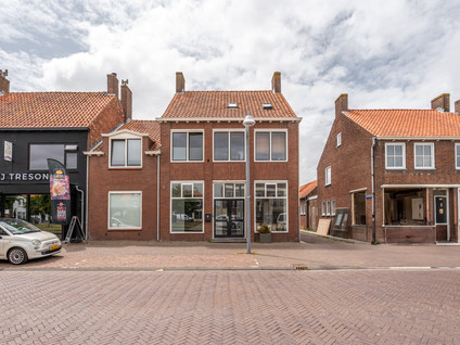 Dorpsstraat 8
