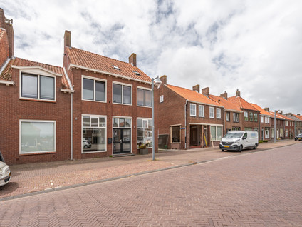 Dorpsstraat 8