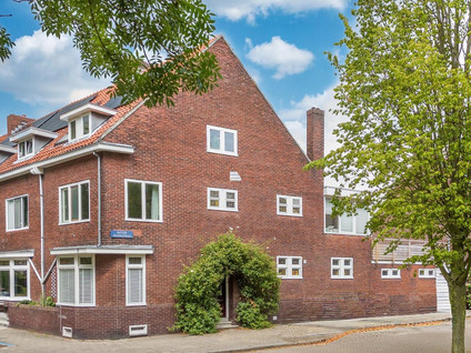 Pastoor Deckersstraat 1