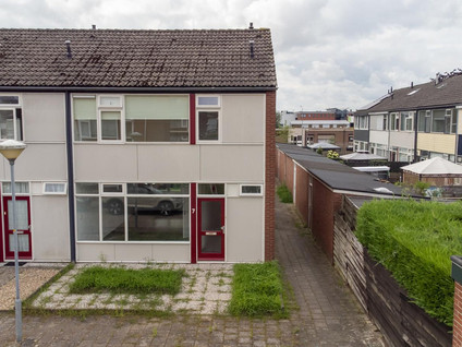 Prof.Van der Leeuwstraat 7