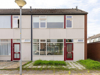 Prof.Van der Leeuwstraat 7