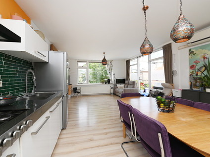 Helmstraat 14b