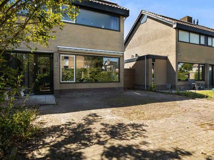 S L Mansholtplein 13