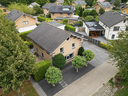 Maandenweg 43