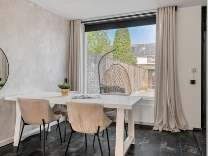 Haringvliet 10