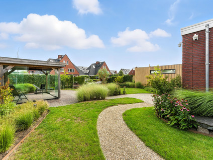 Raapzaadhof 1
