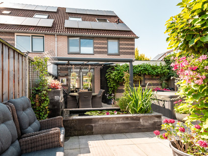 Oderstraat 1