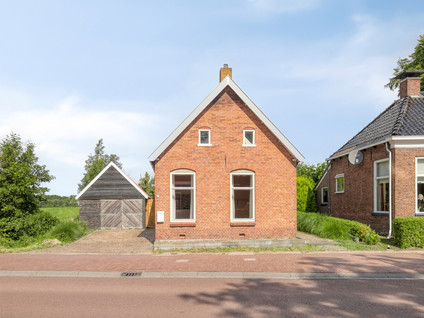 Tsjerkebuorren 11