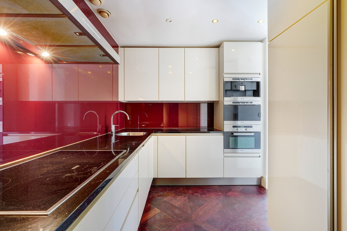 Tussenwoning te koop: Hasebroekstraat 73, 'S-Gravenhage