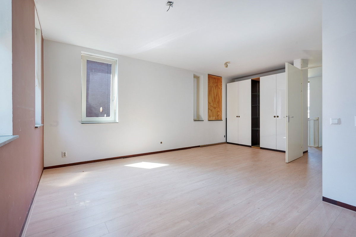 Tussenwoning te koop: Hasebroekstraat 73, 'S-Gravenhage
