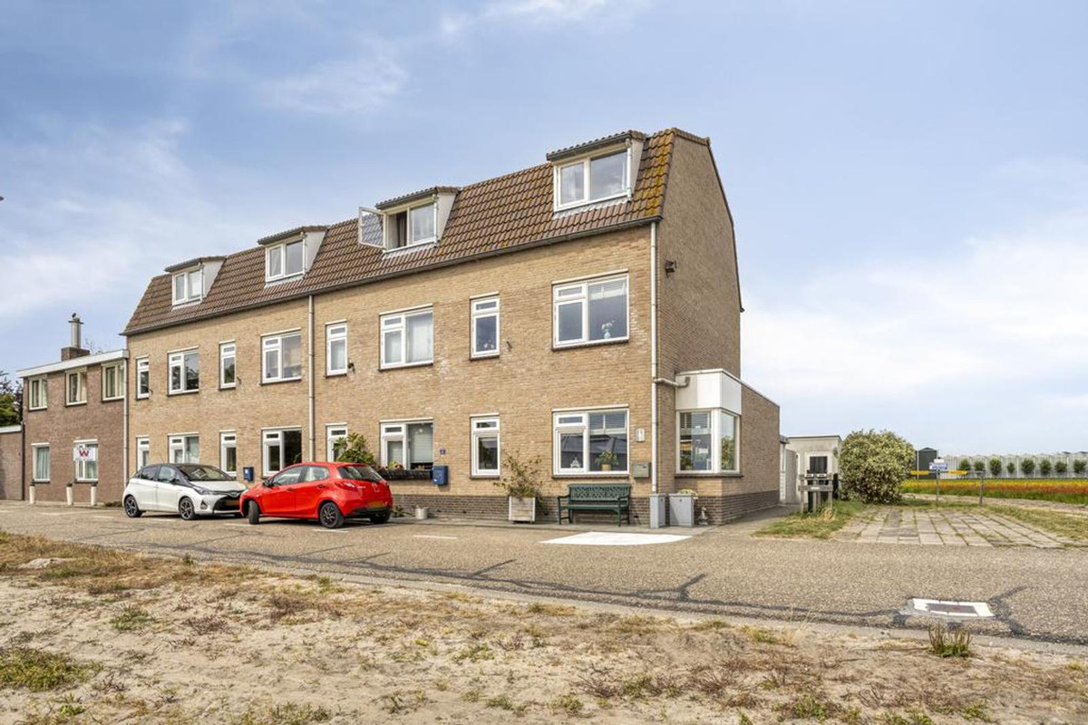 Hoekwoning te koop: Torenlaan 15, Voorhout