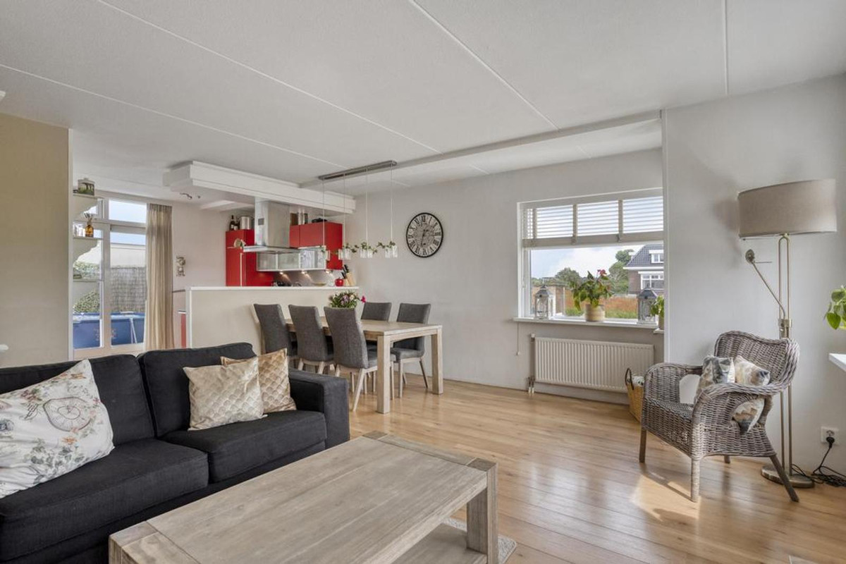 Hoekwoning te koop: Torenlaan 15, Voorhout