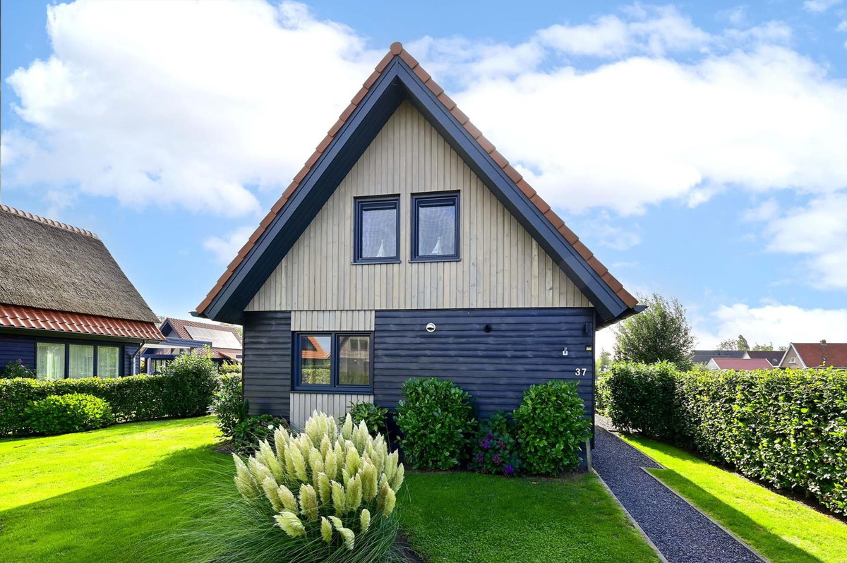 Vrijstaande woning te koop: Waterstaete 37, Ossenzijl