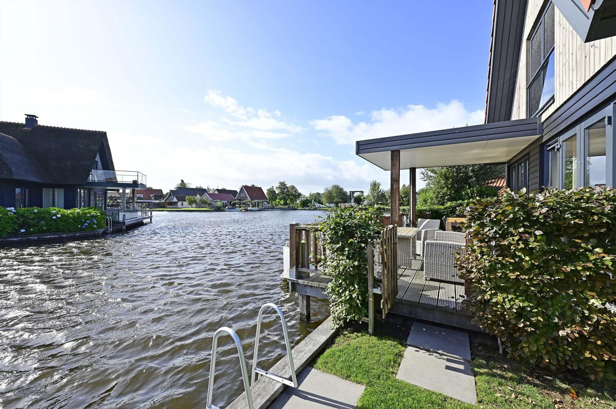 Vrijstaande woning te koop: Waterstaete 37, Ossenzijl