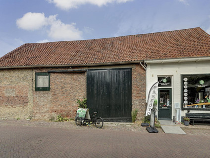 Kerkhof 28