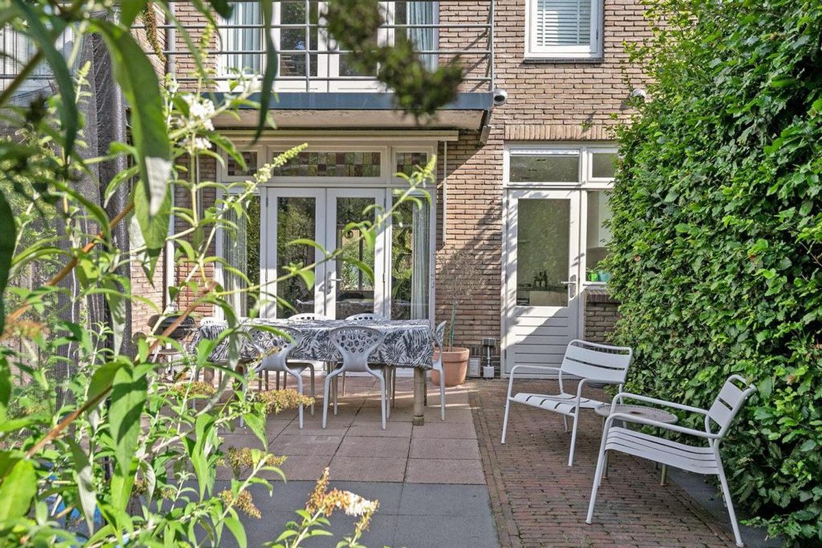 Tussenwoning te koop: Van Meursstraat 14, Utrecht