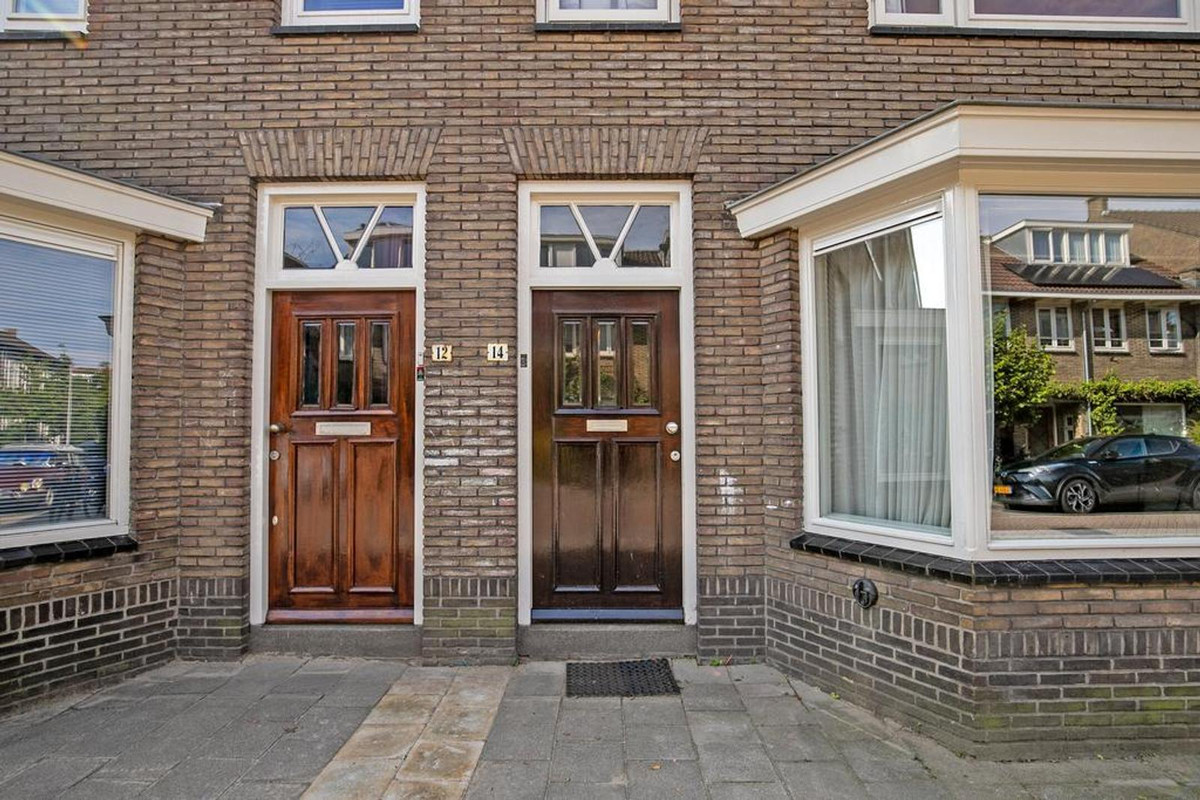 Tussenwoning te koop: Van Meursstraat 14, Utrecht