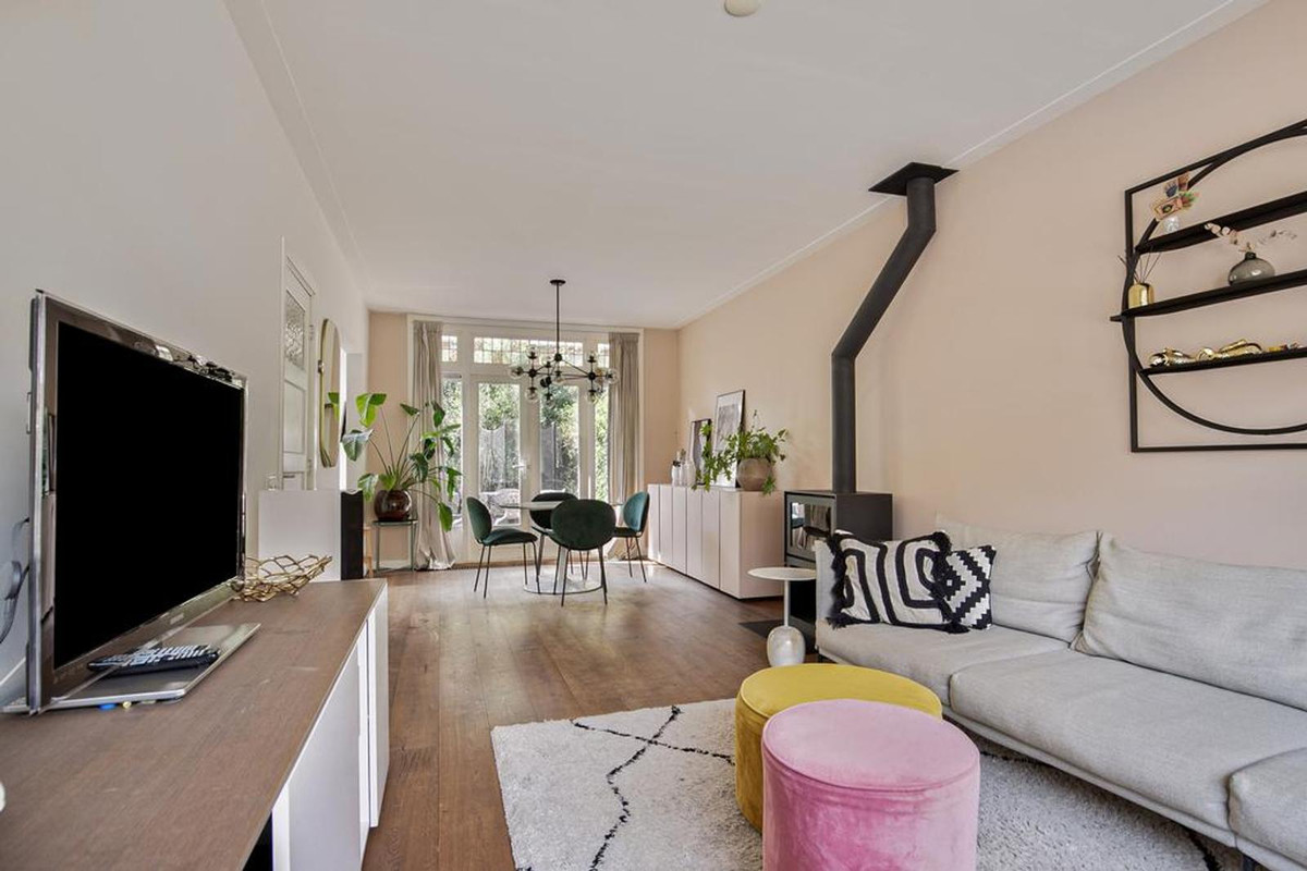 Tussenwoning te koop: Van Meursstraat 14, Utrecht