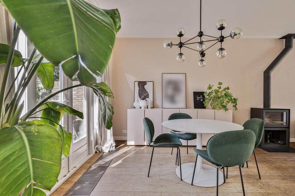 Tussenwoning te koop: Van Meursstraat 14, Utrecht