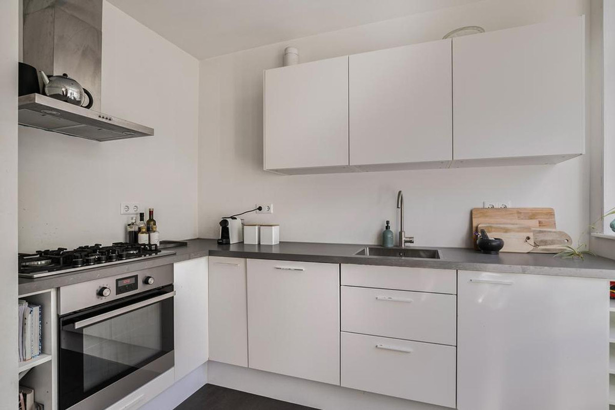 Tussenwoning te koop: Van Meursstraat 14, Utrecht
