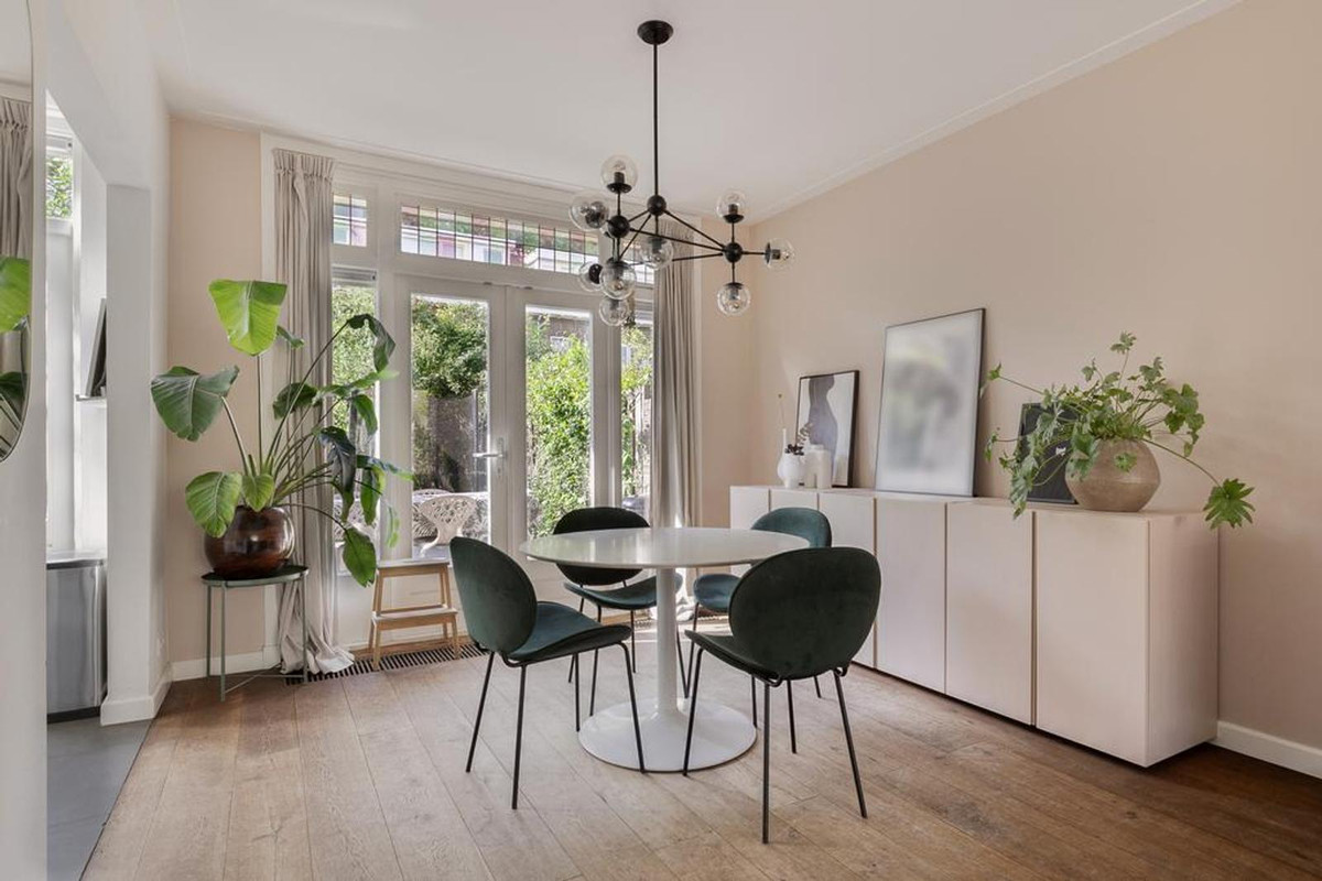 Tussenwoning te koop: Van Meursstraat 14, Utrecht