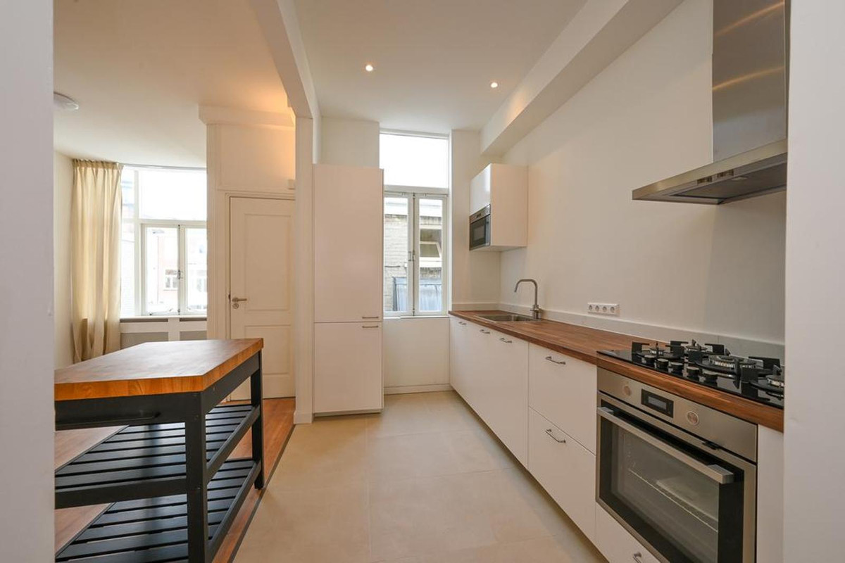 Appartement te koop: Newtonstraat 327, 'S-Gravenhage